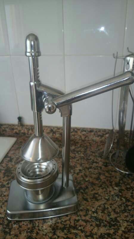 Exprimidor de diseño retro y vintage...