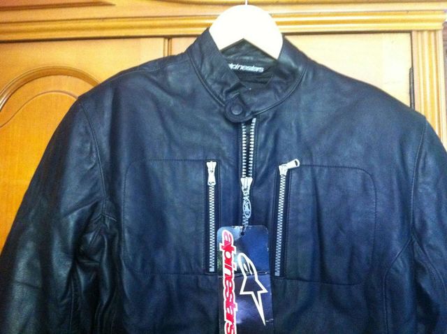 Cazadora alpinestars cuero talla 46 nueva