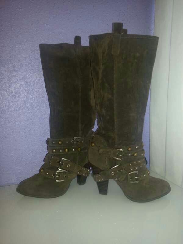 Botas