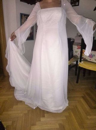 Vestido de novia medieval talla grande 50 de segunda mano por 500 EUR en  Leganés en WALLAPOP