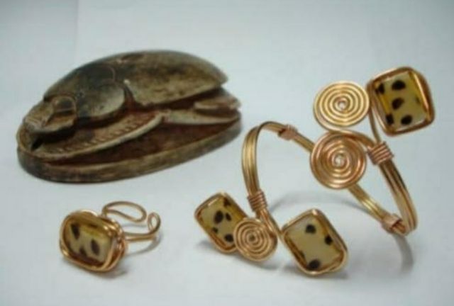 Conjunto de Brazalete y Anillo