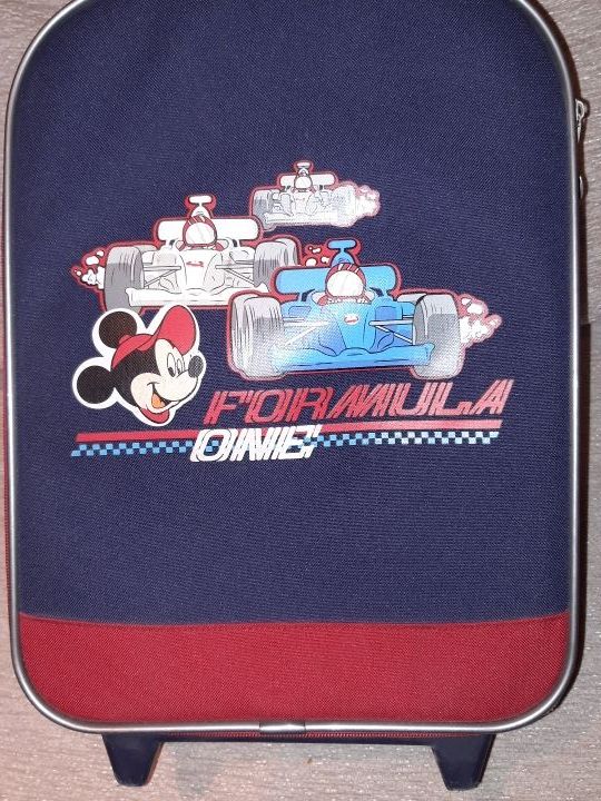 Mochila, riñonera y troley a juego