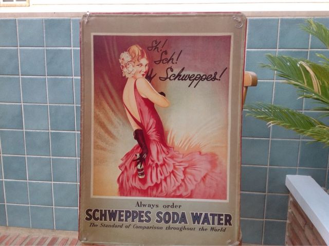 Se venden carteles de chapa schweppes