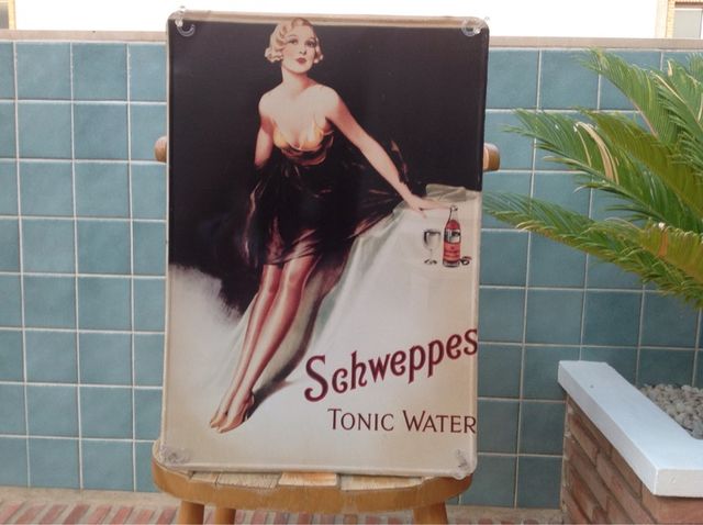 Se venden carteles de chapa schweppes