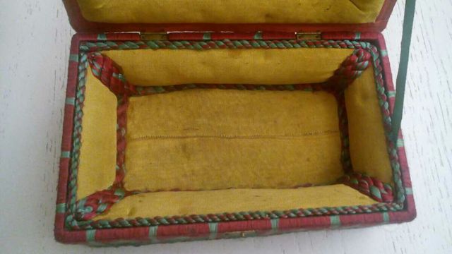 JOYERO VINTAGE HILO CON ESPEJO
Vintage