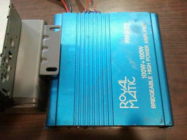 Radio casette con compac de maletero y etapa de potencia