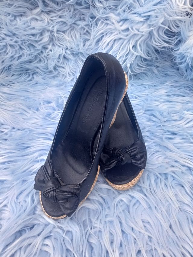 Zapatos de cuña mujer. Nuevos a estrenar.