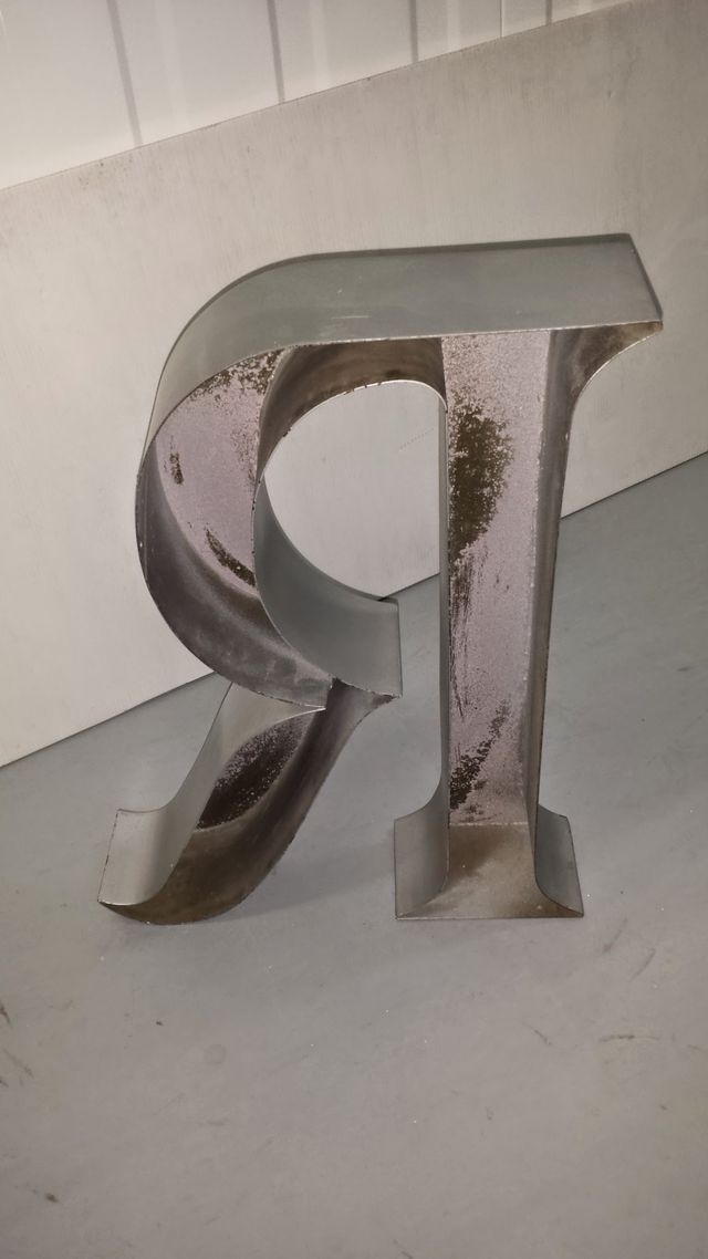 Cartello economico con lettere