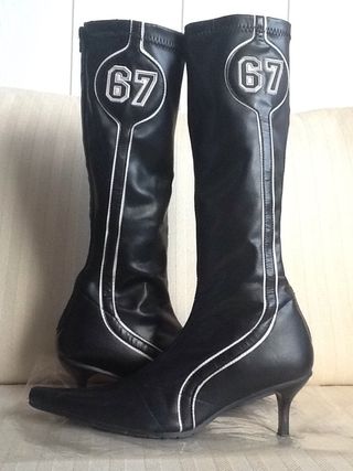 Botas Altas Negras Tacón de Mustang de segunda mano por 35 EUR en  Fuenlabrada en WALLAPOP