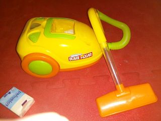Aspiradora de juguete de segunda mano por 12 EUR en Daganzo de Arriba en  WALLAPOP