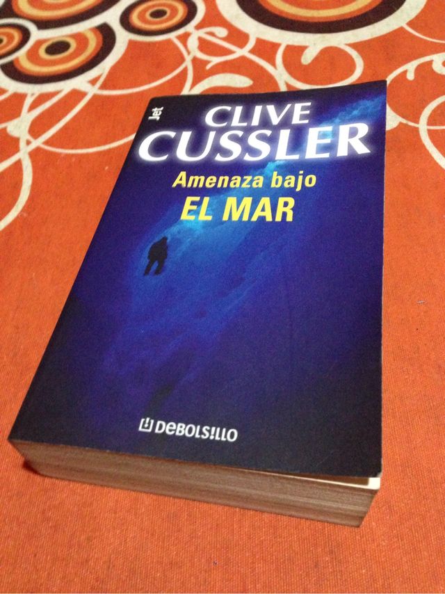 Libro Amenaza bajo el mar