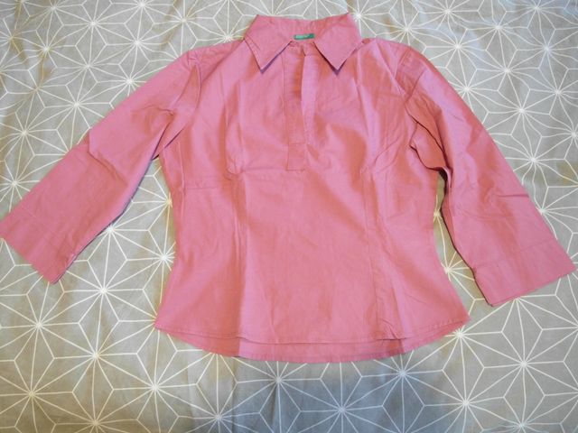 Dos camisas Benetton T/XS.