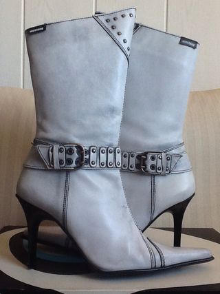 Botas Cowboy Piel para Chicas de Mustang de segunda mano por 70 EUR en  Fuenlabrada en WALLAPOP