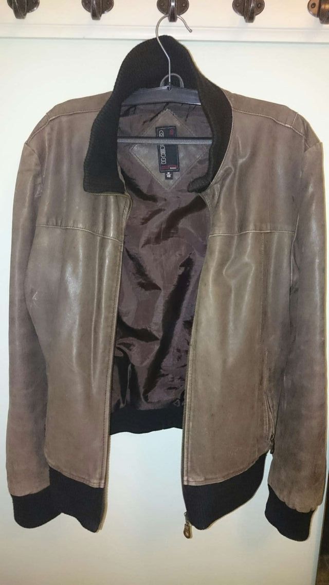 Chaqueta de cuero marrón
