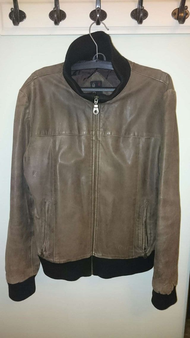 Chaqueta de cuero marrón