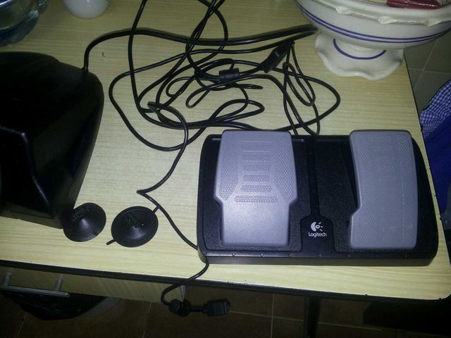 Volante ps2 practicamente a estrenar