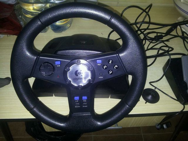 Volante ps2 practicamente a estrenar
