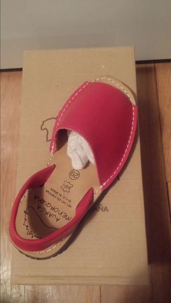 Avarca menorquina nuevas, Rojo oscuro N ° 29