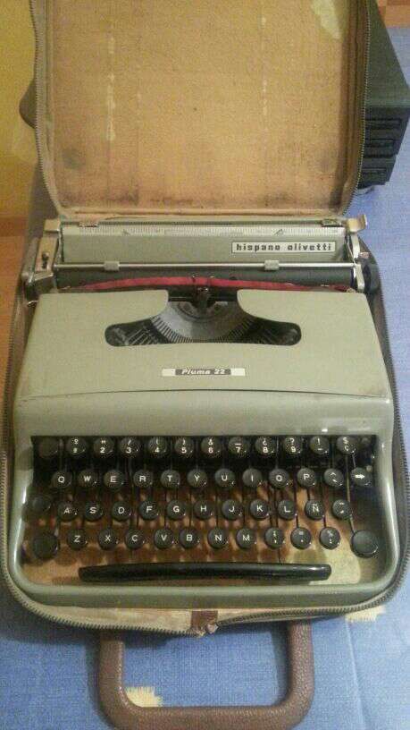 Maquina escribir antigua Hispano Olivetti