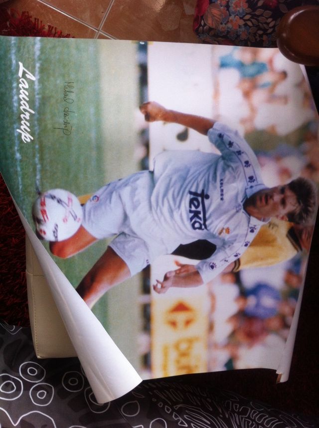 Lote 12 Posters Firmados Jugadores R.Madrid 1995