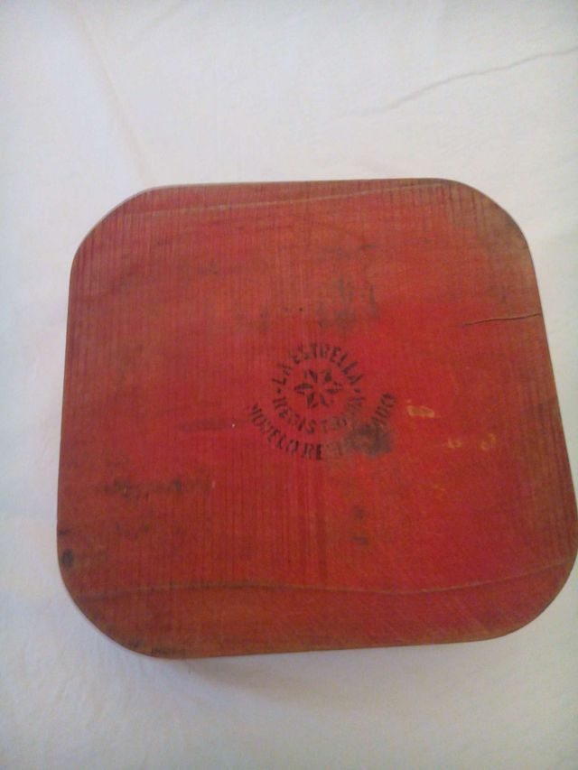 Caja vintage pimentón la estrella de 1950