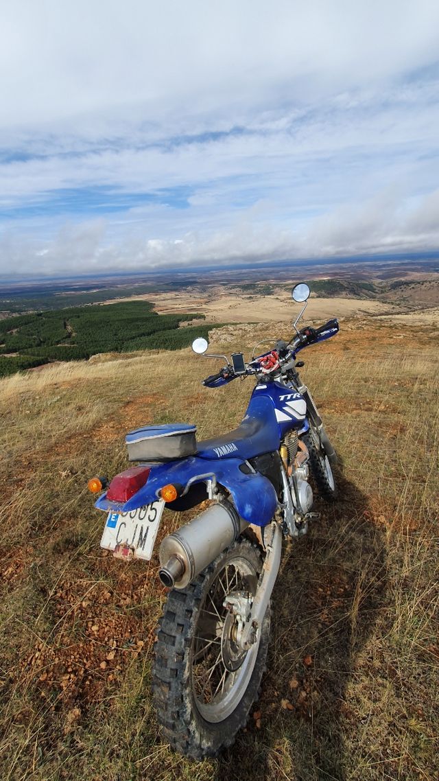 Moto Enduro-Trail Yamaha TT-R 600 2003