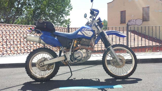 Moto Enduro-Trail Yamaha TT-R 600 2003