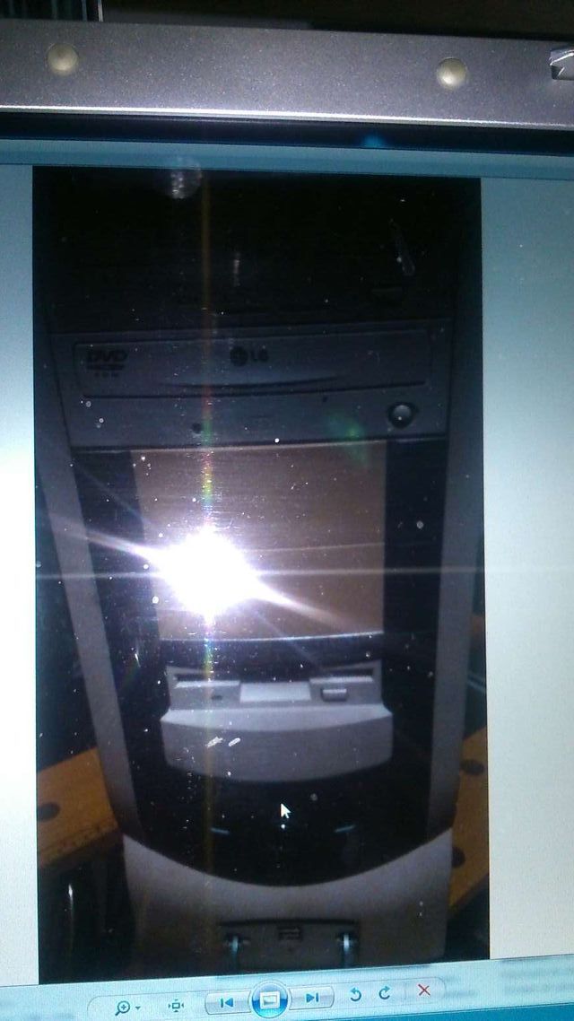Torre pc con cd y dvd de segunda mano por 15 € en Logroño en WALLAPOP