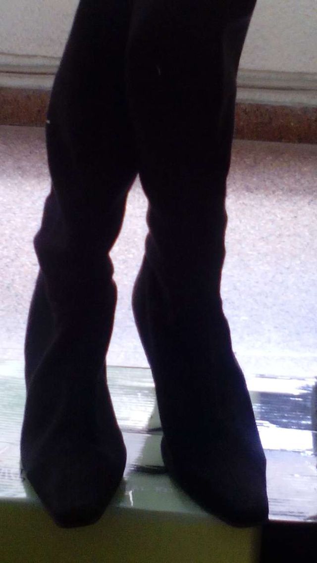 Botas negras de ante altas