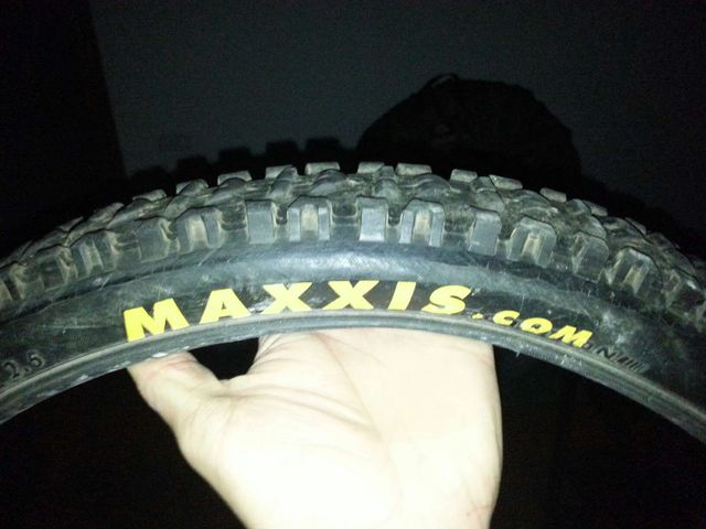 Cubierta Máxxi high roller 3C triple compuesto 26"