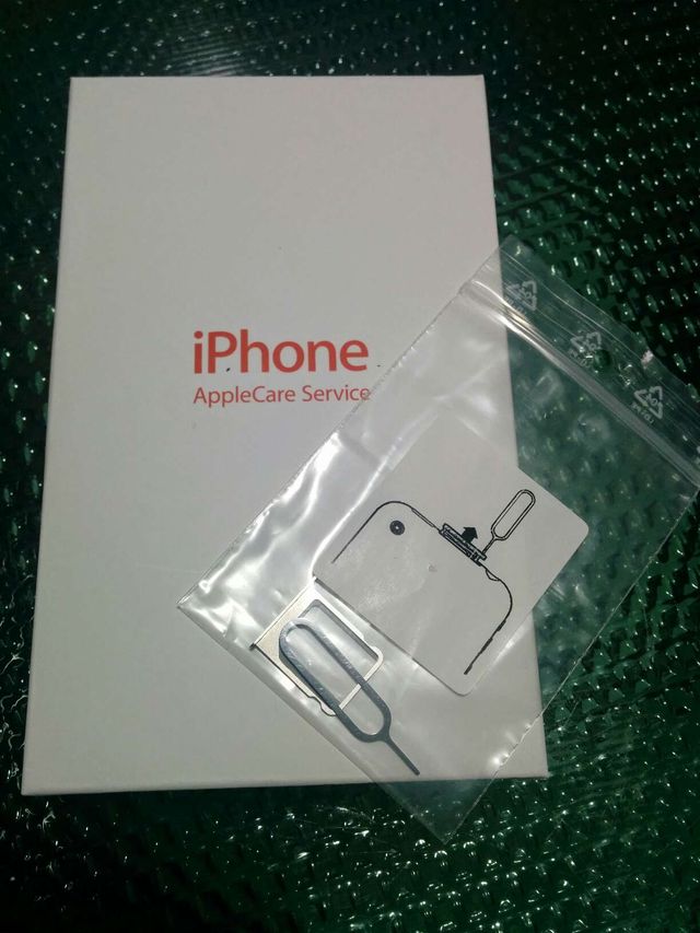 Caja del servicio técnico de Iphone 4 más porta tarjeta