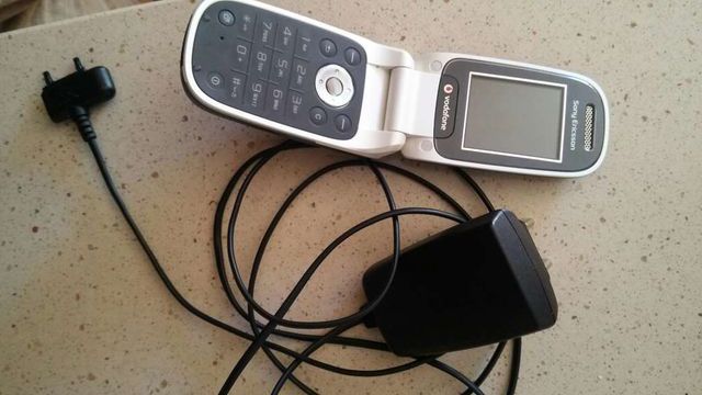 movil y cargador