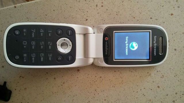 movil y cargador