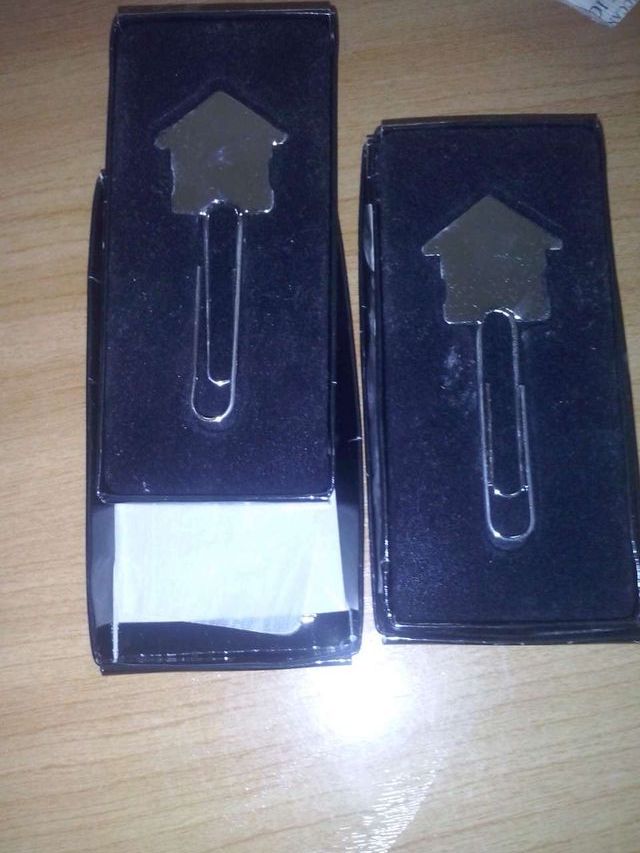 Tapon sacacorchos y clips