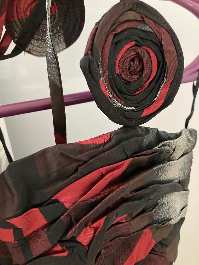 Vestido de fiesta diferente. Veneno en la Piel