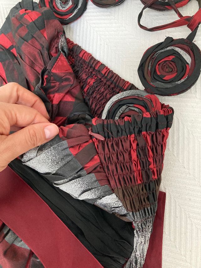 Vestido de fiesta diferente. Veneno en la Piel