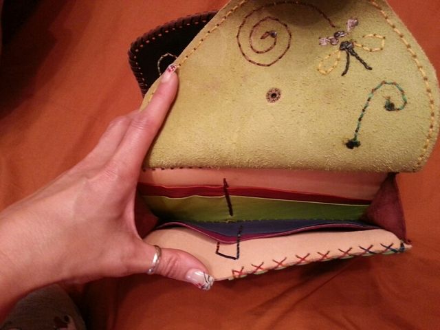 Cartera grande de cuero artesanal