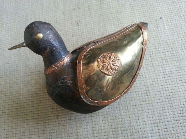 Pato en madera, latón y cobre