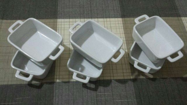 6 vassoi in ceramica