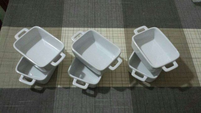 6 vassoi in ceramica