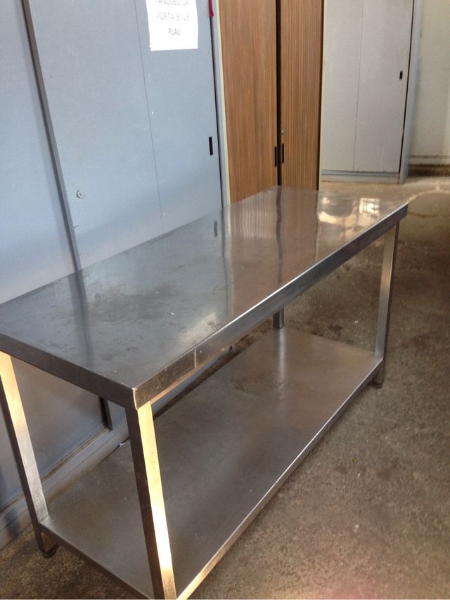 Mesa de Acero Inox de segunda mano por 500 € en Santa Maria de