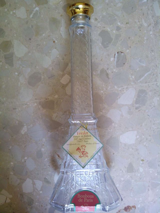 Bombonera Torre Eiffel