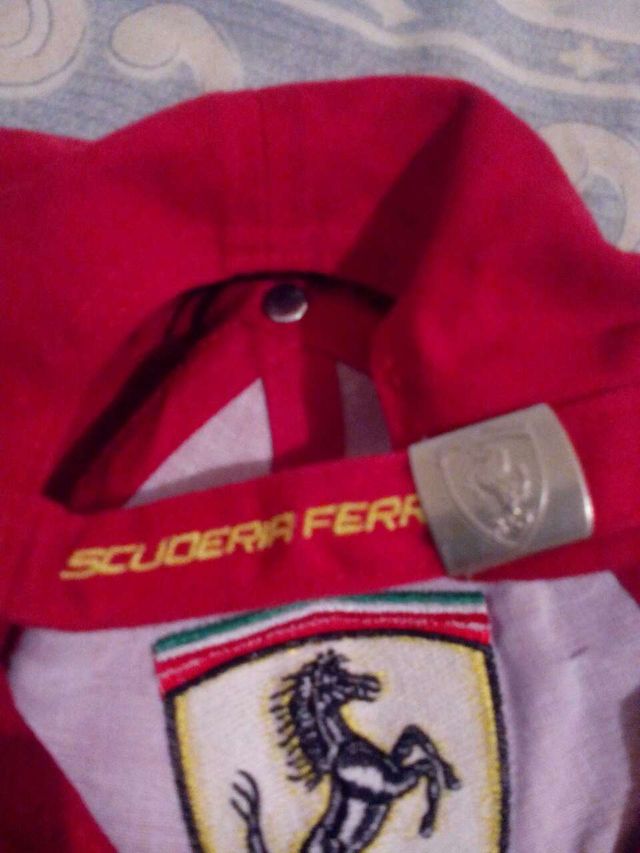 Gorro Ferrari
