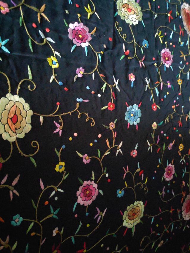 Precioso manton de manila antiguo