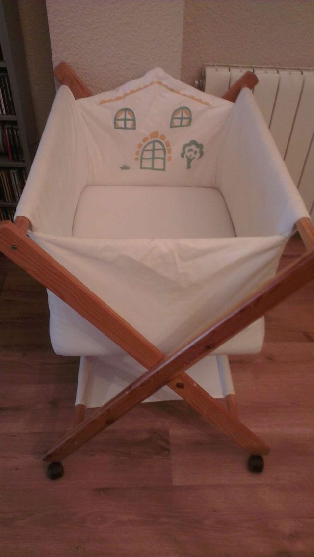 Cuna moisés bebe