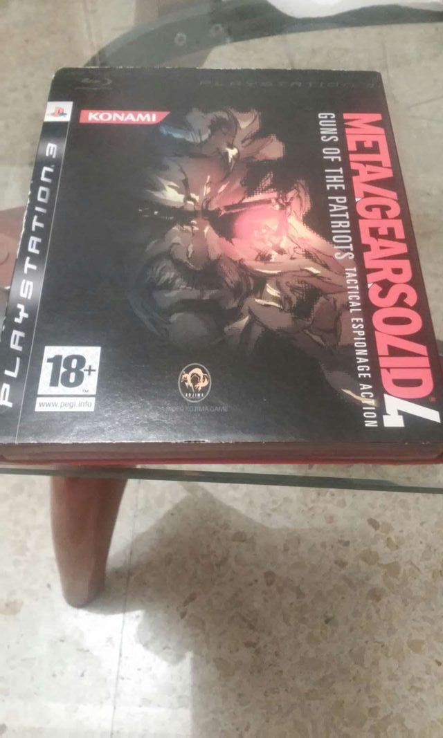 Metal gear solid 4 primera ed. Caja de carton