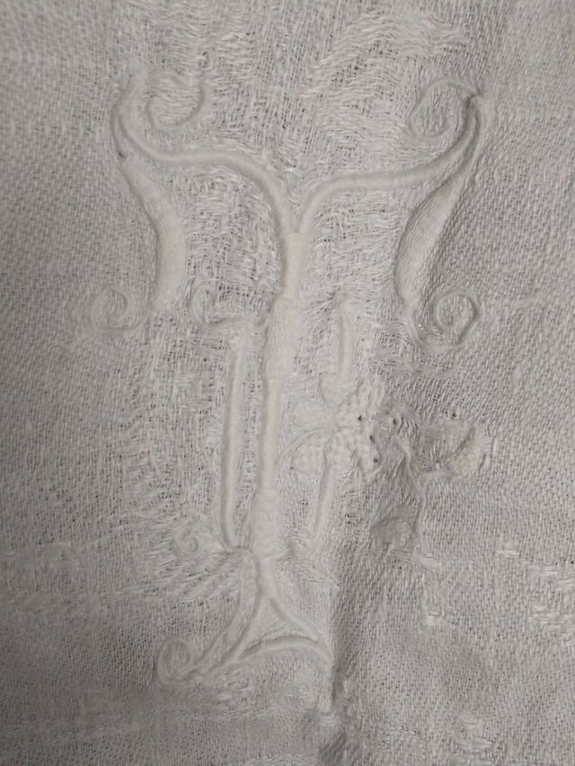 Toalla antigua adamascada