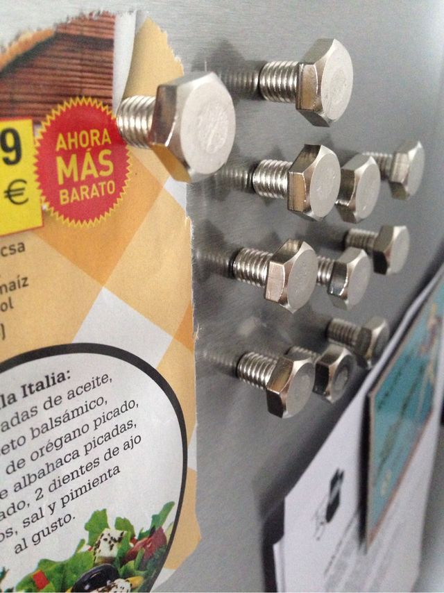 Imanes tornillo
