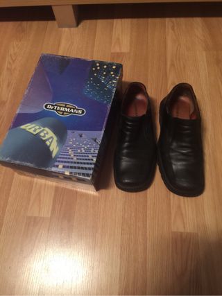 Zapatos Dr Termans de segunda mano por 20 EUR en L\\'Hospitalet de Llobregat  en WALLAPOP