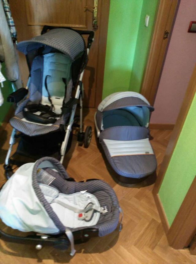 Cochecito bebe trio de la marca chicco